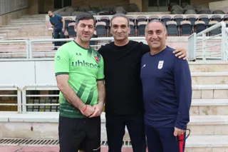 نوجوانان پ