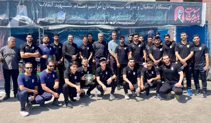 ملی‌پوشان فوتسال مردان در مراسم تشییع پیکر آقای شهید حضور یافتند