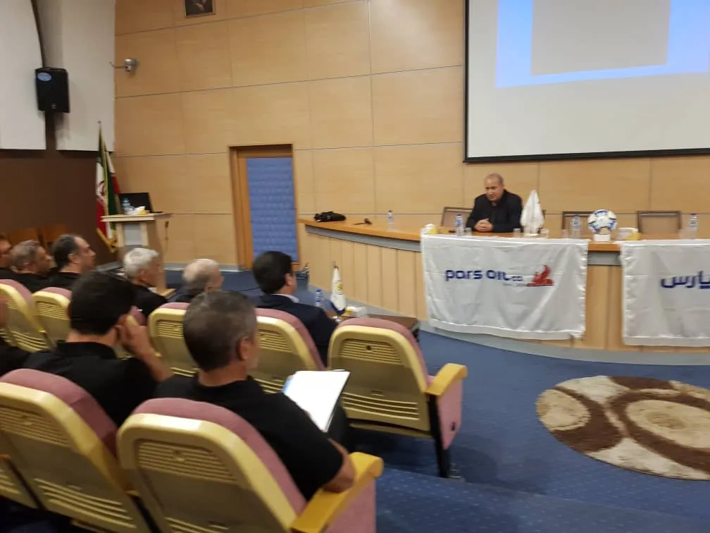 تاج: عنصر پیشرفت در گرو کار گروهی است