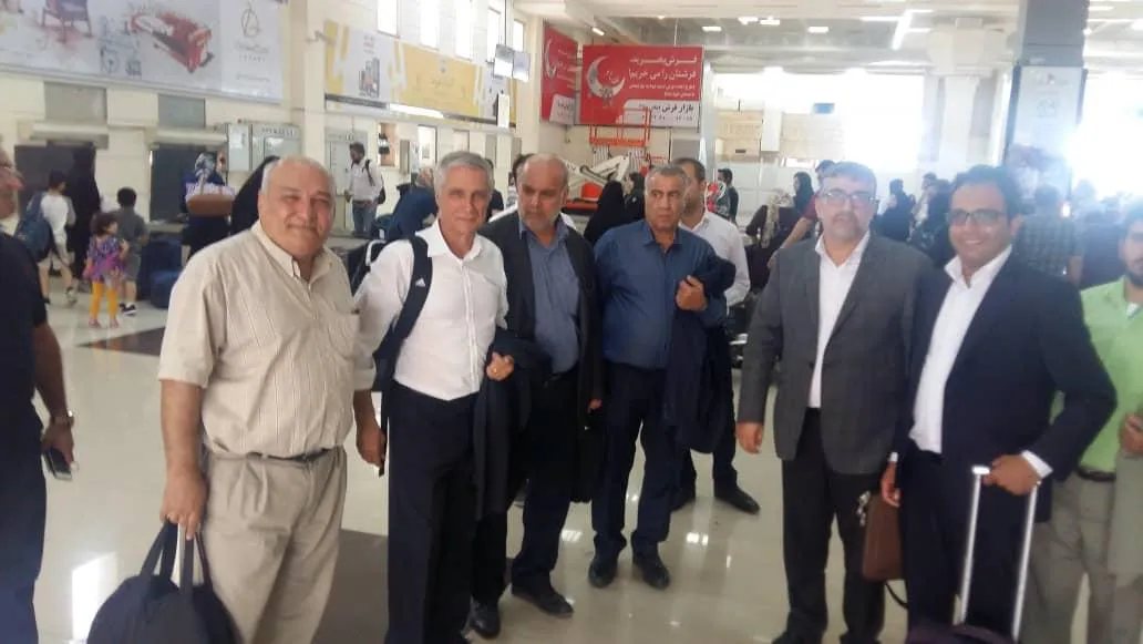 مربی تیم ملی فوتبال با استقبال رییس هیات فوتبال وارد اهواز شد