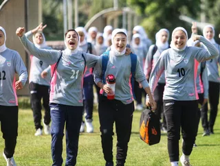 جوانان بانوان
