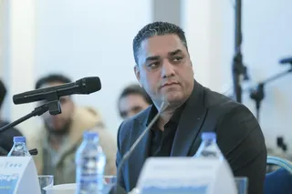 یزذ