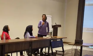 جلسه آنالیز فنی تیم ملی فوتسال بانوان پیش از دیدار با تاجیکستان برگزار شد
