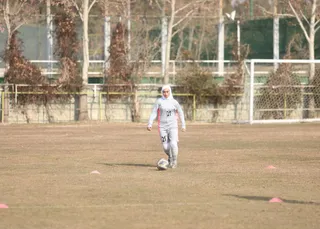 زیر 17