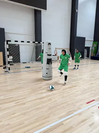 ۷۷