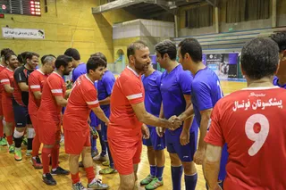 بازی دوستانه