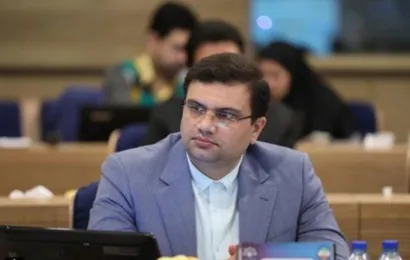 اصولی صفار: عزیزی خادم قرارداد داوران را لطمه به منافع فوتبال می‌داند