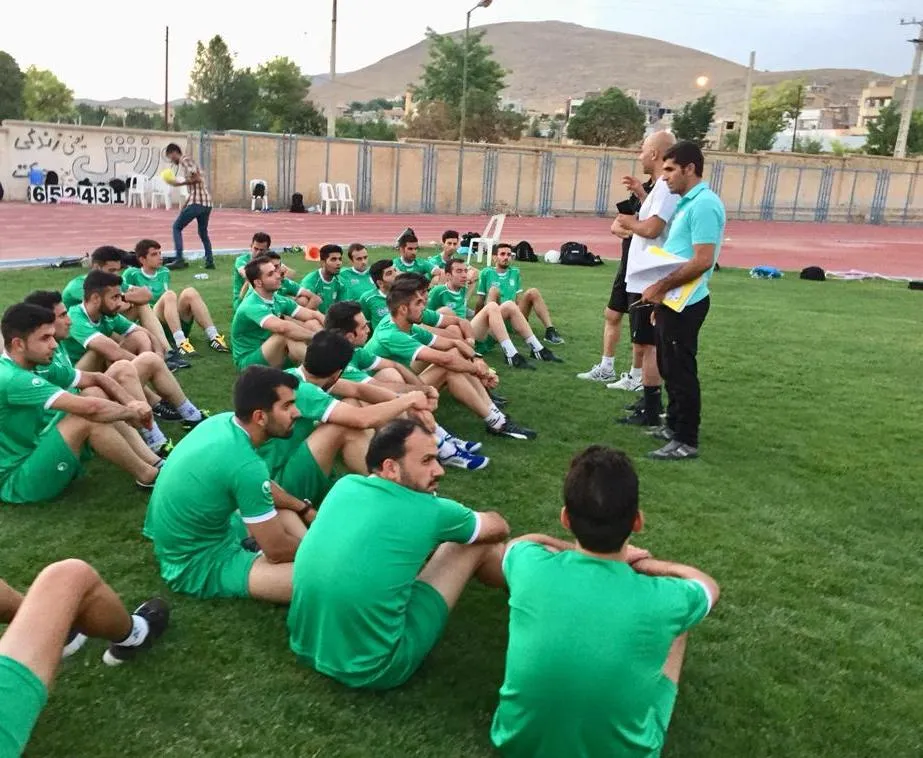 نخستین دوره آکادمی داوری فوتبال در شهرکرد در حال برگزاری است