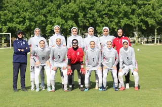 جوانان بانوان