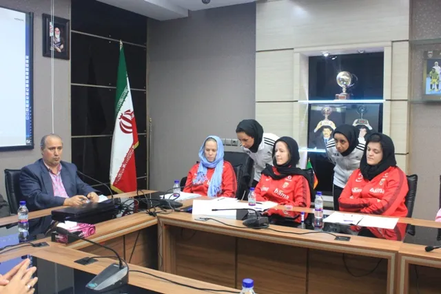 دوره آموزش مربیگری فوتبال پایه بانوان برگزار می شود