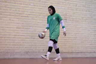 ۷۷