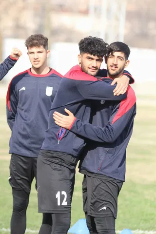 ت ۶