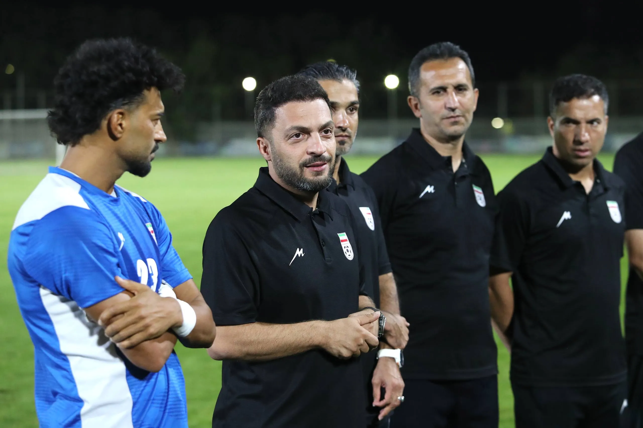 نوجوانان و بزرگسالان نوجوانان و بزرگسالان