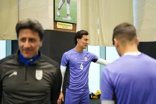 م