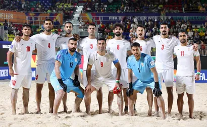 پیراهن سفید بر تن ایران مقابل بلاروس