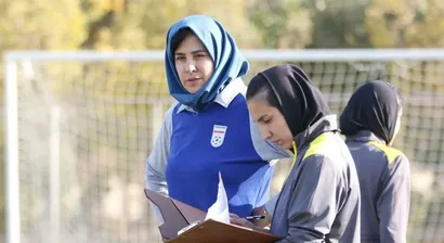 سخت‌کوشی دختران نوجوان زیر آفتاب سوزان تهران