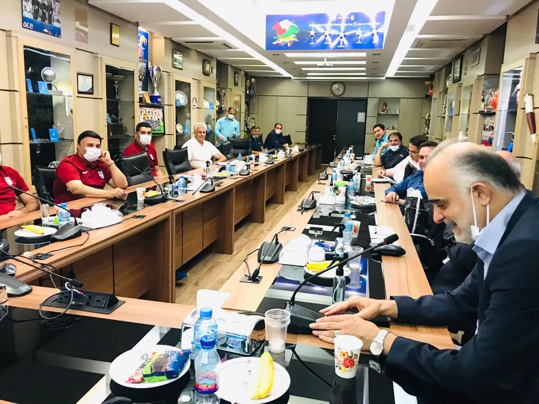 ارائه گزارش عبدی و مظلومی و بررسی برنامه های آتی در جلسه کمیته فنی و توسعه