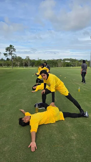 ۸۸