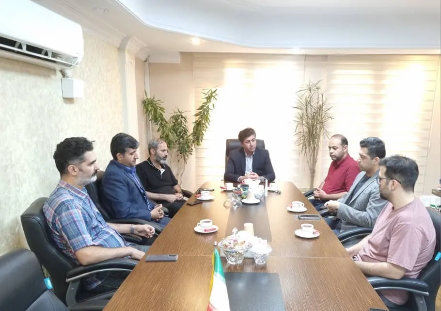 نشست صمیمانه دبیر کل با مسئولان IT فدراسیون و سازمان لیگ فوتبال برگزار شد