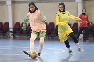 ف2