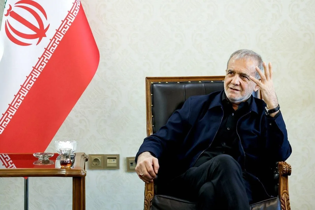 دکتر پزشکیان: اقدام دختران فوتبالیست در بازگشت به ایران نشان‌دهنده عرق ملی و غیرت است