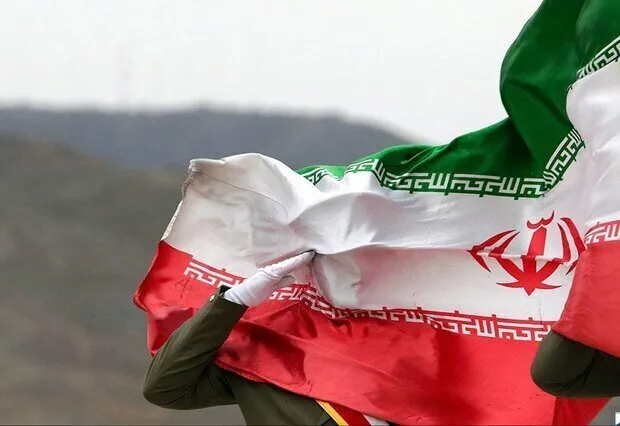 فوتبال پای ایران می‌ماند