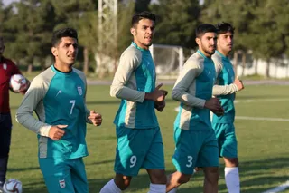 تمرین تیم جوانان در ازادی