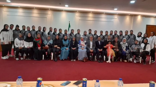 تیم ملی فوتبال نوجوانان در ضیافت سفارت ایران