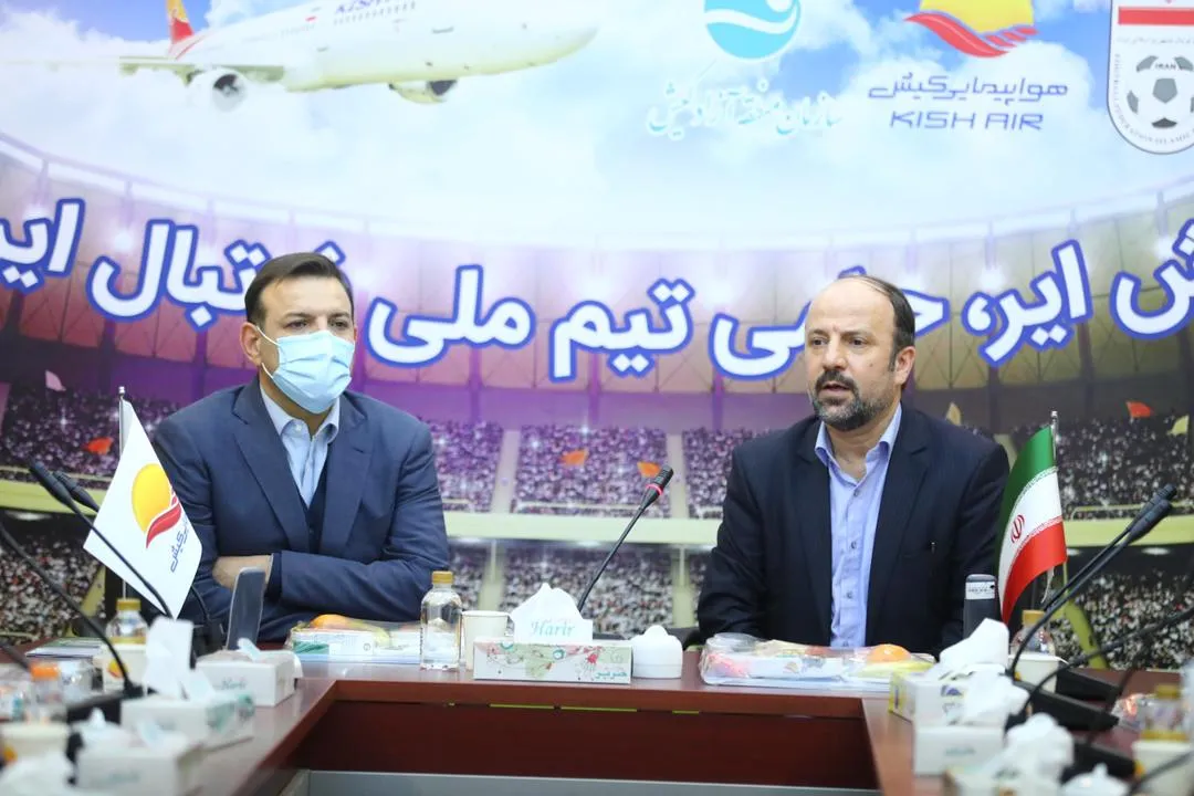حبیبی:با افتخار در کنار تیم ملی فوتبال هستیم