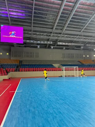 ۷۶