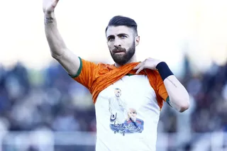 مس