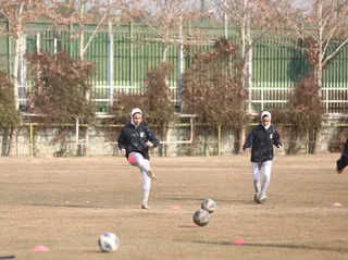 زیر 17