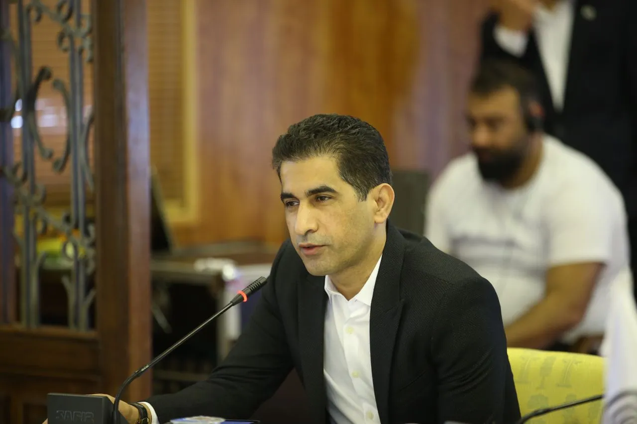کامرانی فر : تفکرات عزیزی خادم موجب موفقیت های فوتبال شد