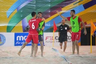 ساحلی با امارات
