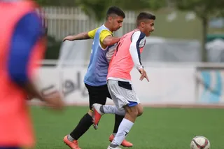 زیر 16