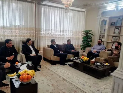 ديدار سرپرست و اعضاى هيات رييسه فدراسيون با خانواده شهيد شوشترى