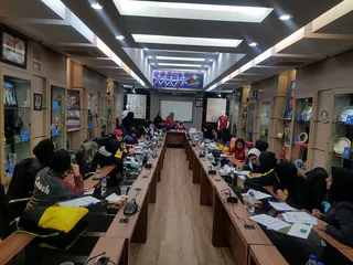 کلاس تئوری مربیگری فوتبال پایه با حضور مدرسان نروژی