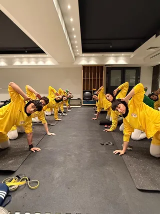 ۴۴