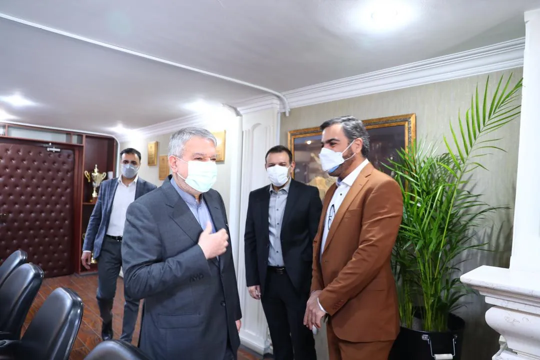 عزیزی خادم: رضایت مردم ایران برای ما مهم‌تر از گرفتن عکس یادگاری است