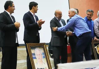 تقدیر از پیشکسوتان
