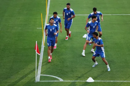 چشم به راه یک نمایش تمام ایرانی