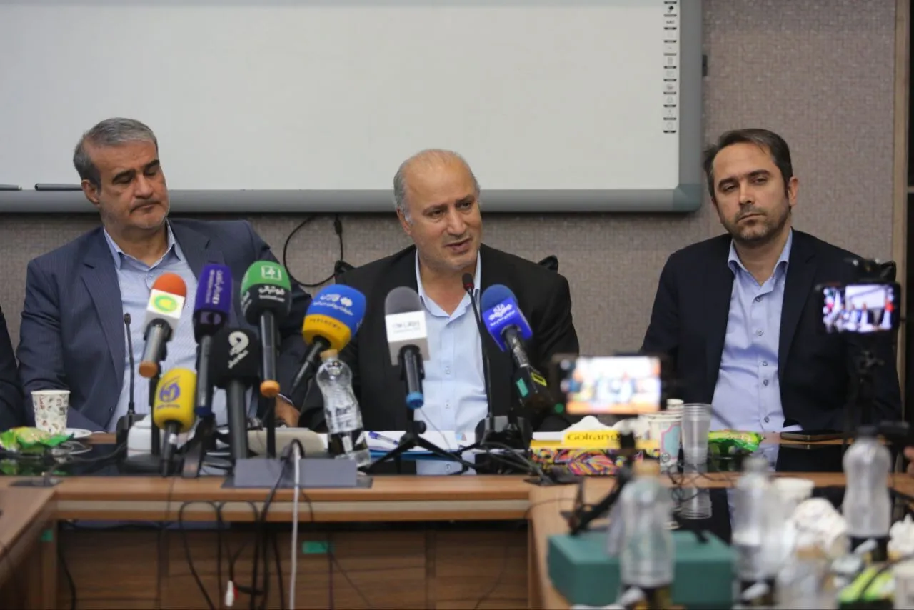 تاج: اگر تحریم‌ها نبود هیچ کمکی از هیچ دستگاهی نمی‌گرفتیم