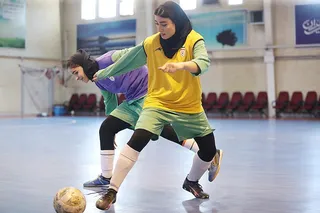 ف2