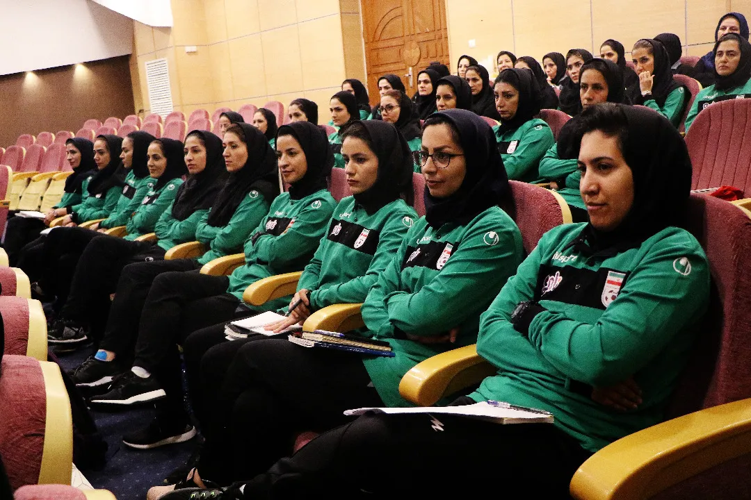 برگزاری دوره توجیهی نیم فصل داوران لیگ برتر فوتسال بانوان