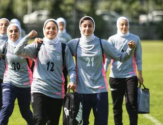 جوانان بانوان
