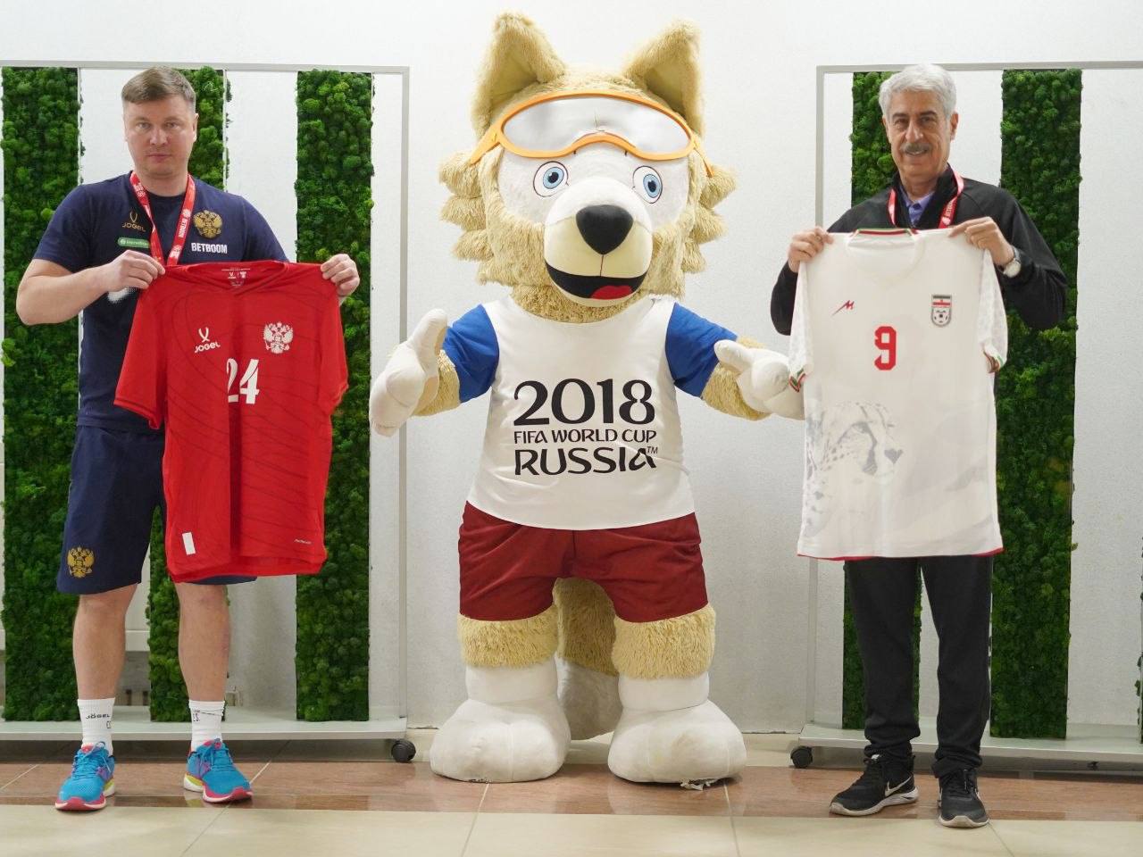 ایران با پیراهن سفید مقابل روسیه