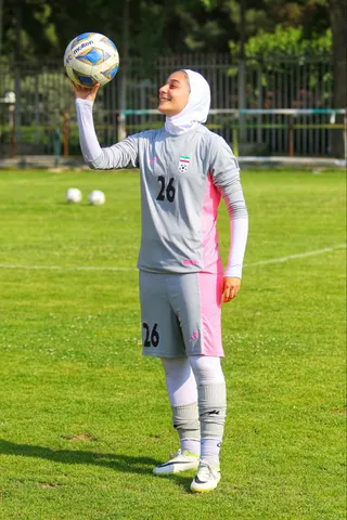 جوانان بانوان