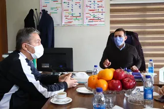 دیدار عزیزی خادم