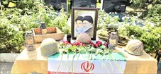 ادای احترام ملی‌پوشان نوجوانان و فوتسال بانوان به شهدای دفاع مقدس