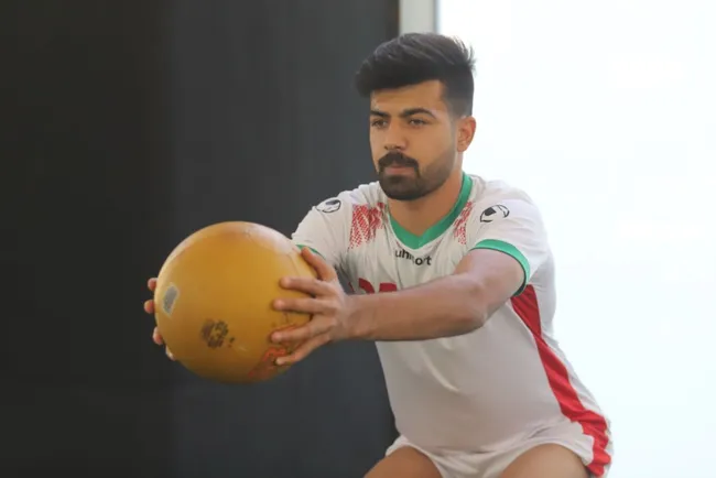 عكس